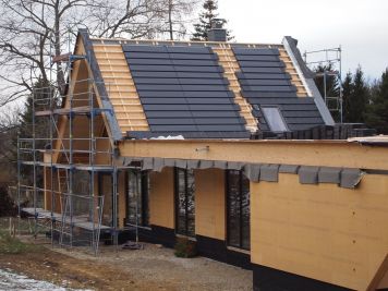 Bild - Das Bach Haus mit Indach-Photovoltaik